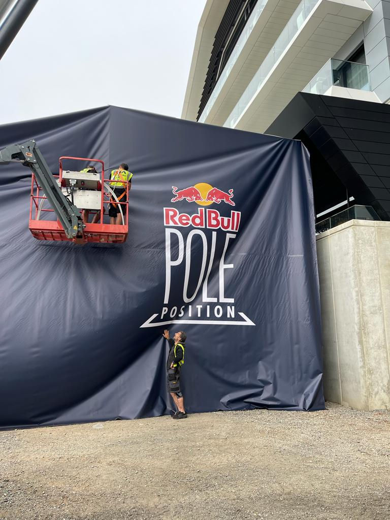 Temporary structure build